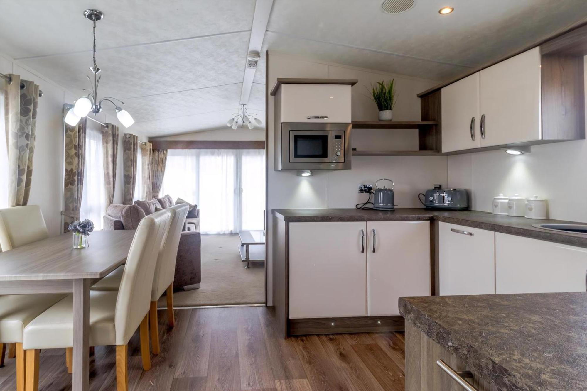 Beautiful 6 Berth Caravan By The Beach In Suffolk Ref 40076Nd ローストフト エクステリア 写真