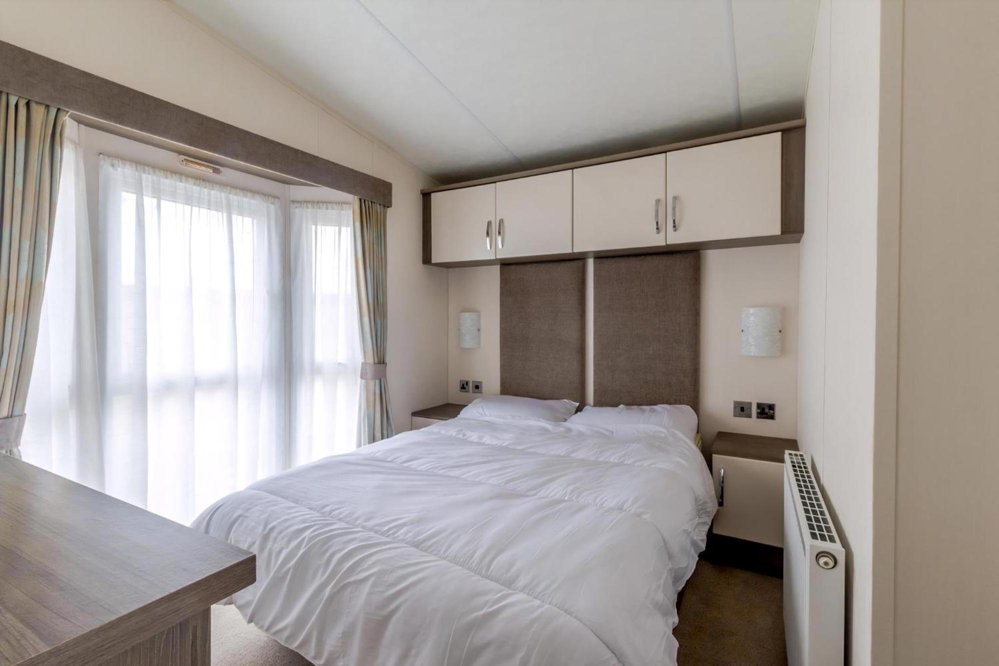 Beautiful 6 Berth Caravan By The Beach In Suffolk Ref 40076Nd ローストフト エクステリア 写真