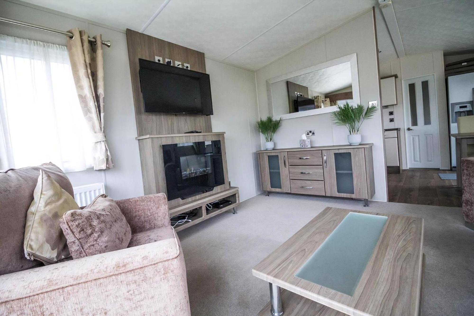 Beautiful 6 Berth Caravan By The Beach In Suffolk Ref 40076Nd ローストフト エクステリア 写真