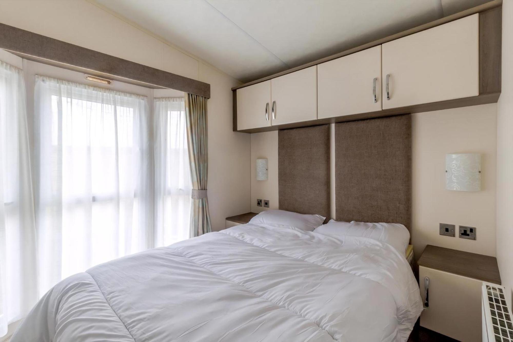 Beautiful 6 Berth Caravan By The Beach In Suffolk Ref 40076Nd ローストフト エクステリア 写真